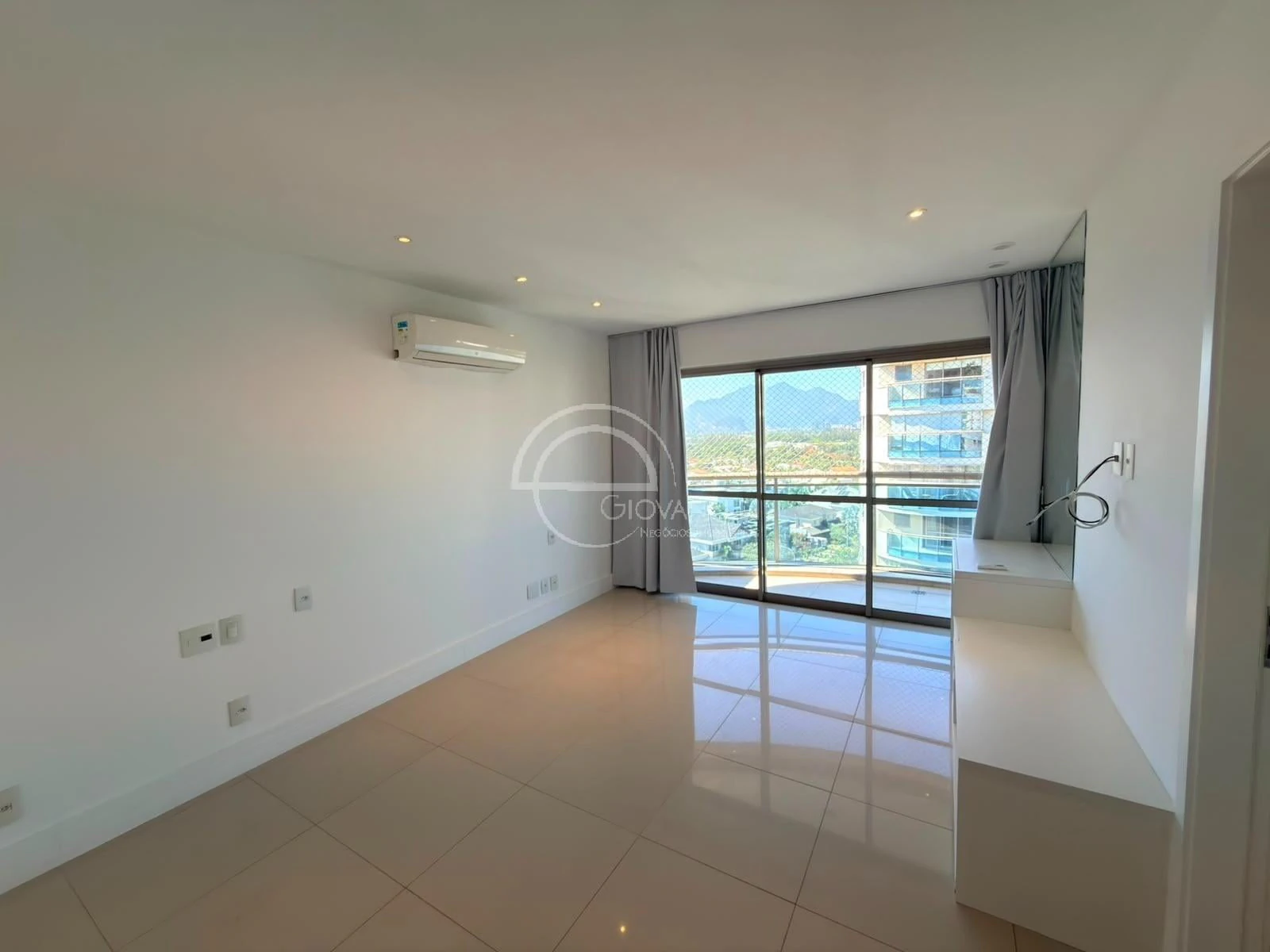 Apartamento de 4 suítes com 233 m² e 3 vagas — photo 5