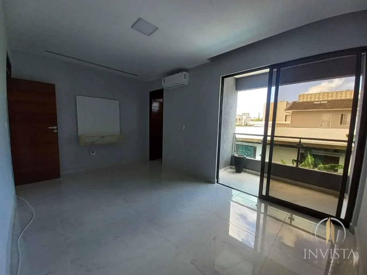 Furnished house, 481 m², with floor-to-ceiling windows — photo 35