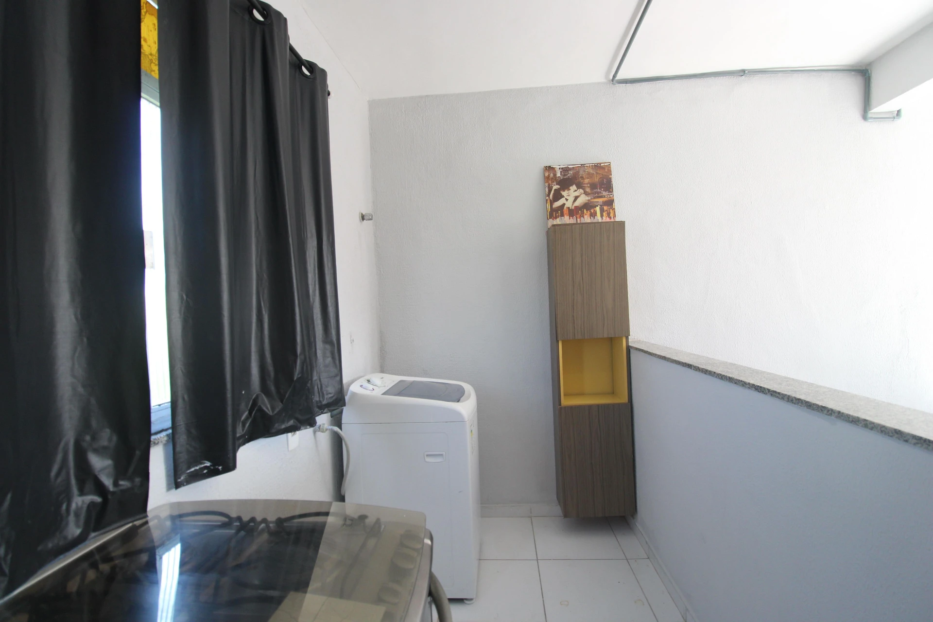 Furnished studio with kitchenette and en-suite — photo 9