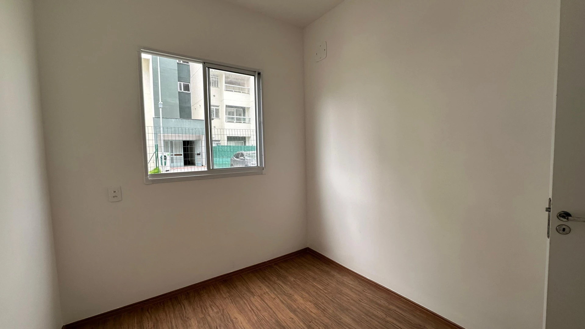 2-bedroom apartment with separate kitchen and pets allowed — photo 25