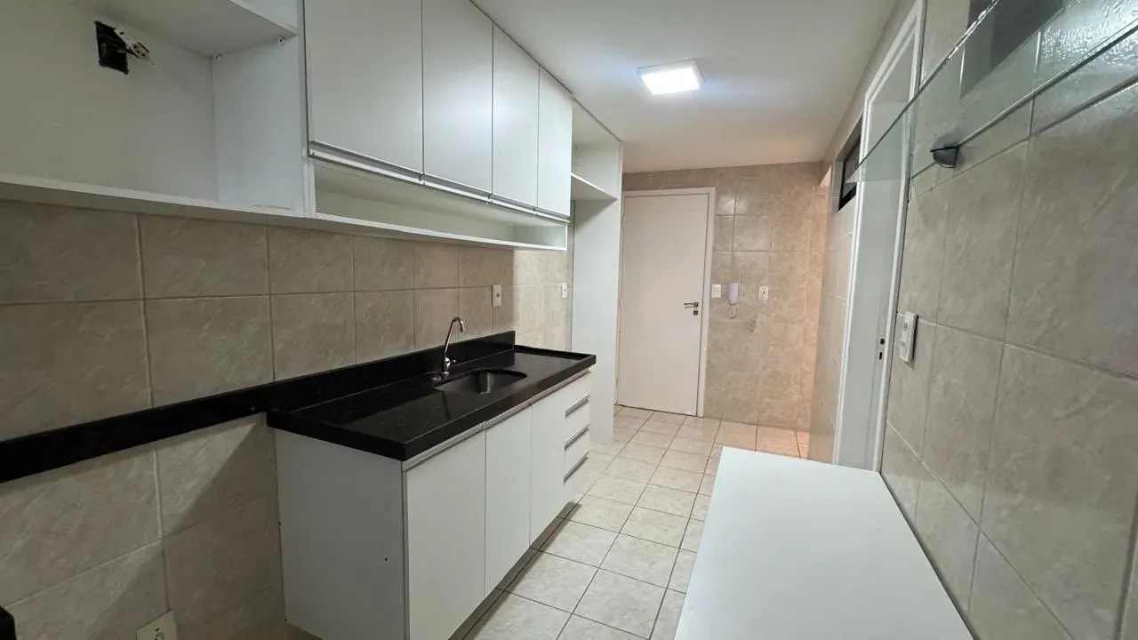 3-bedroom apartment with balcony and 2 parking spaces — photo 15