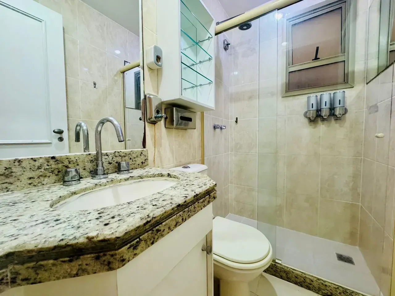 Apartamento mobiliado com 3 quartos e 3 banheiros — photo 28