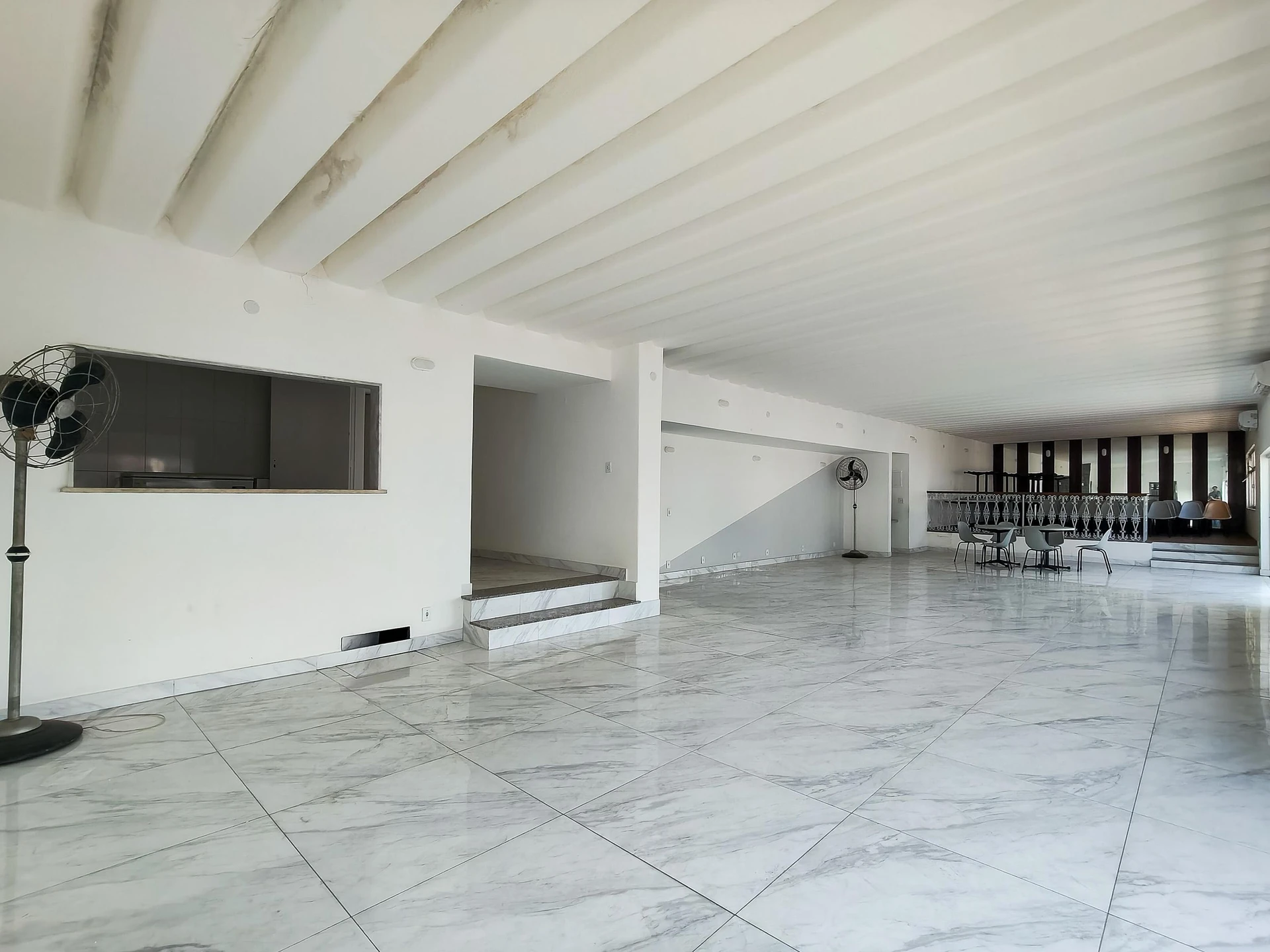 Furnished 4-bedroom apartment with 3 bathrooms — photo 24