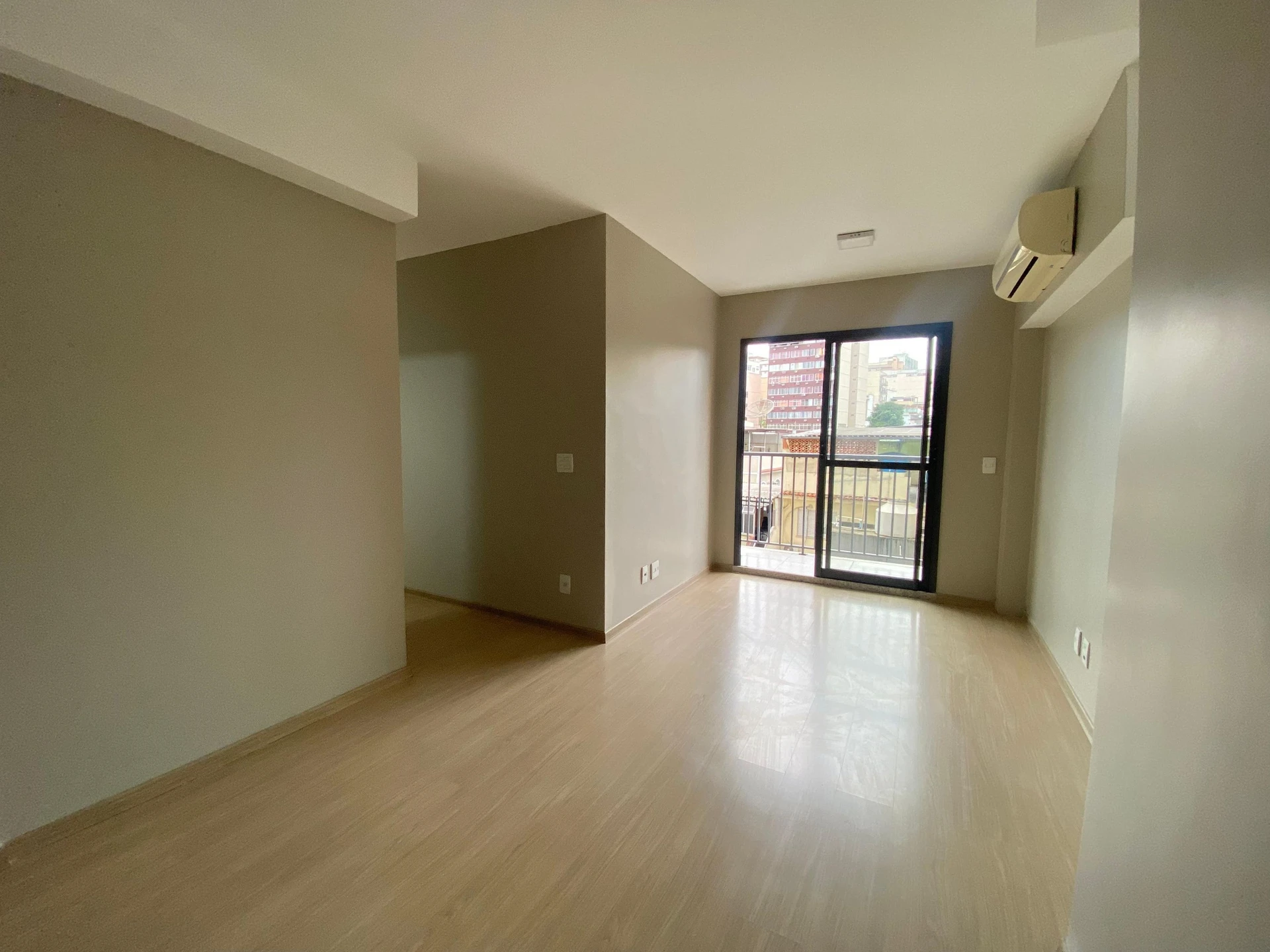 Apartment, 55 m², with wood or laminate floors — photo 12