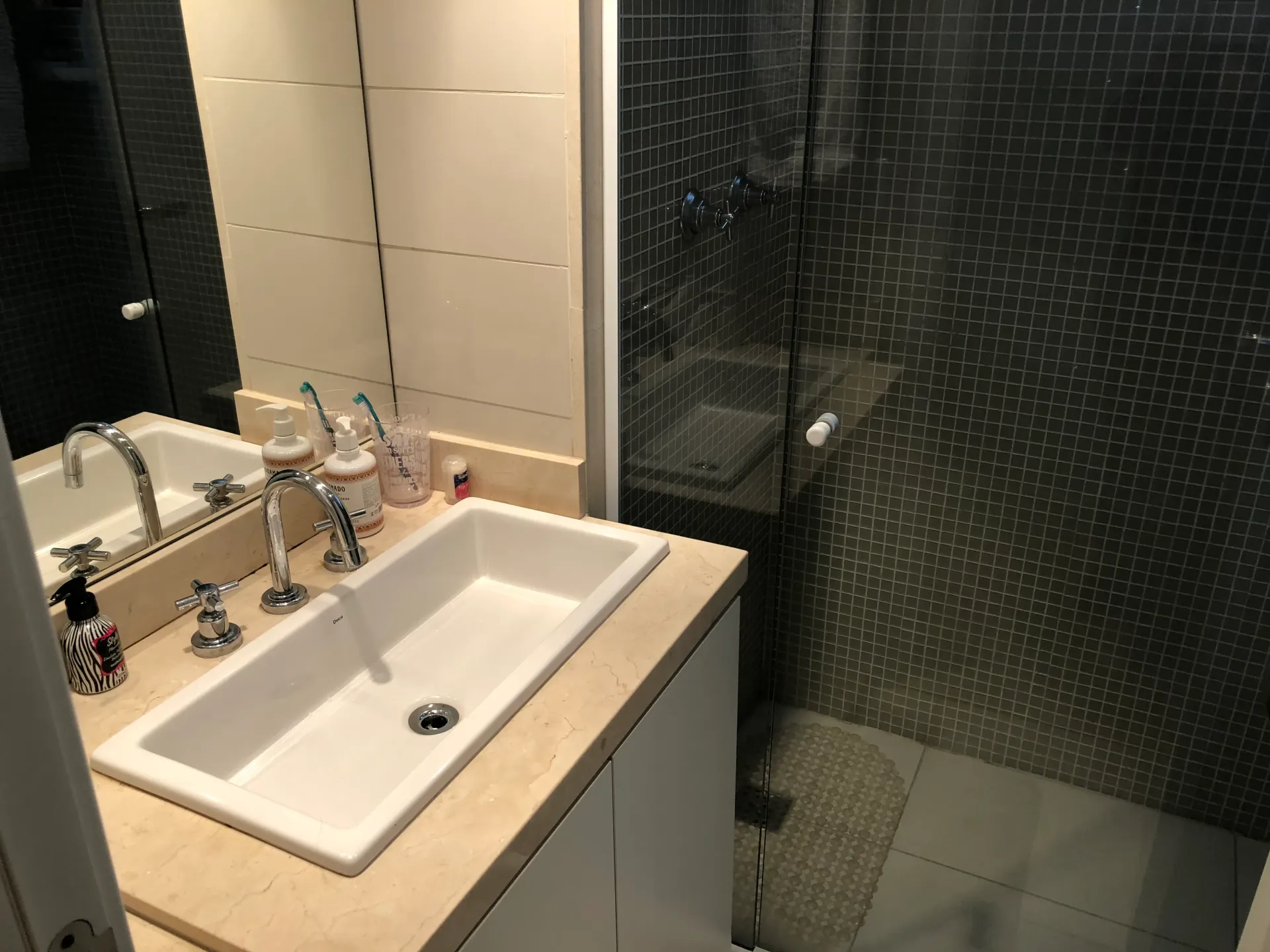 Furnished 85 m² apartment with open-plan kitchen and 2 beds — photo 11