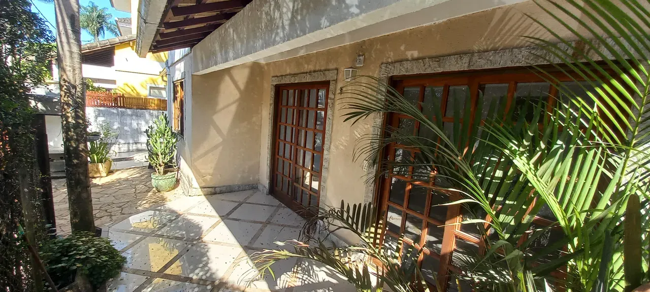 Unfurnished house with a closed kitchen and gas stove — photo 22
