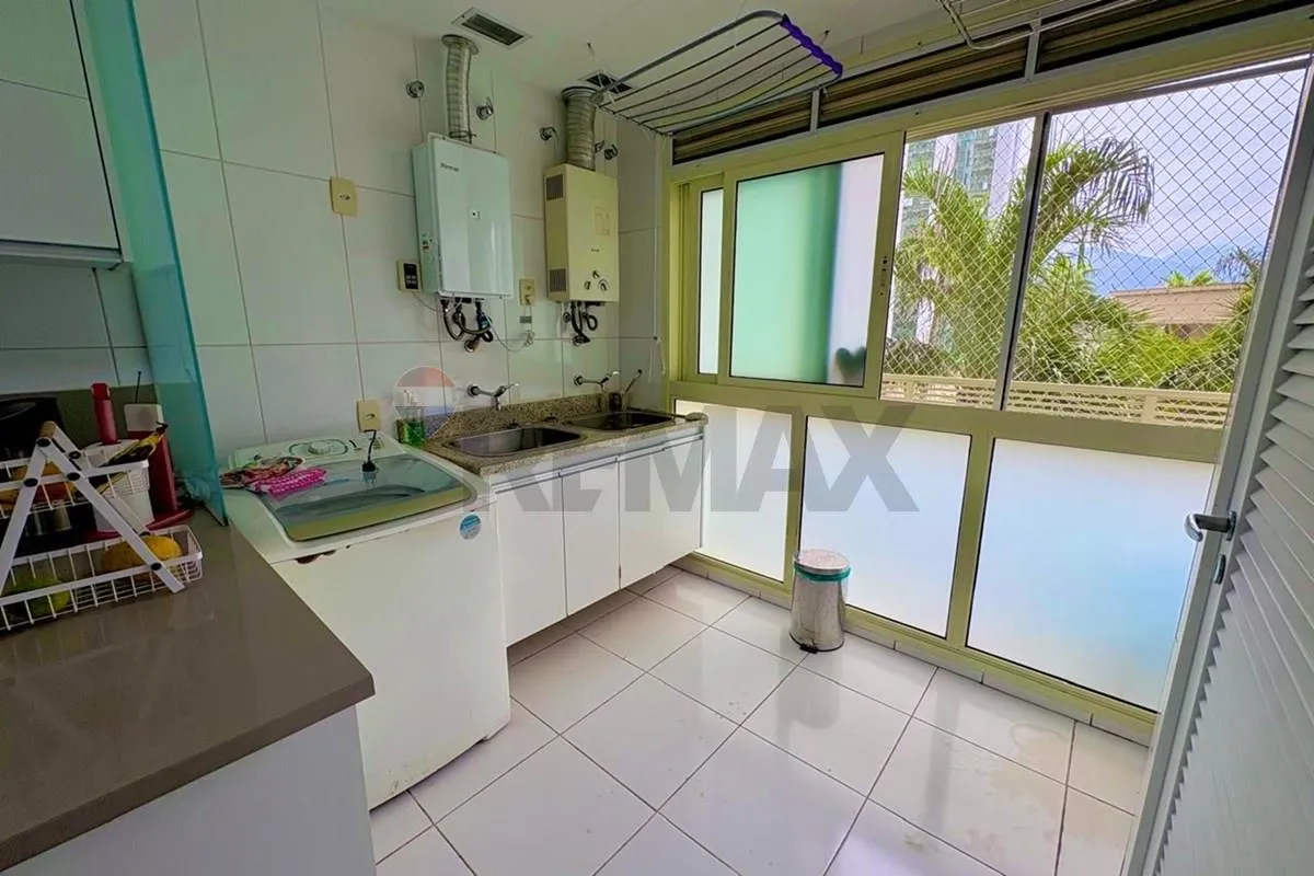 Apartamento de 315 m² com 4 dormitórios e 5 banheiros — photo 44