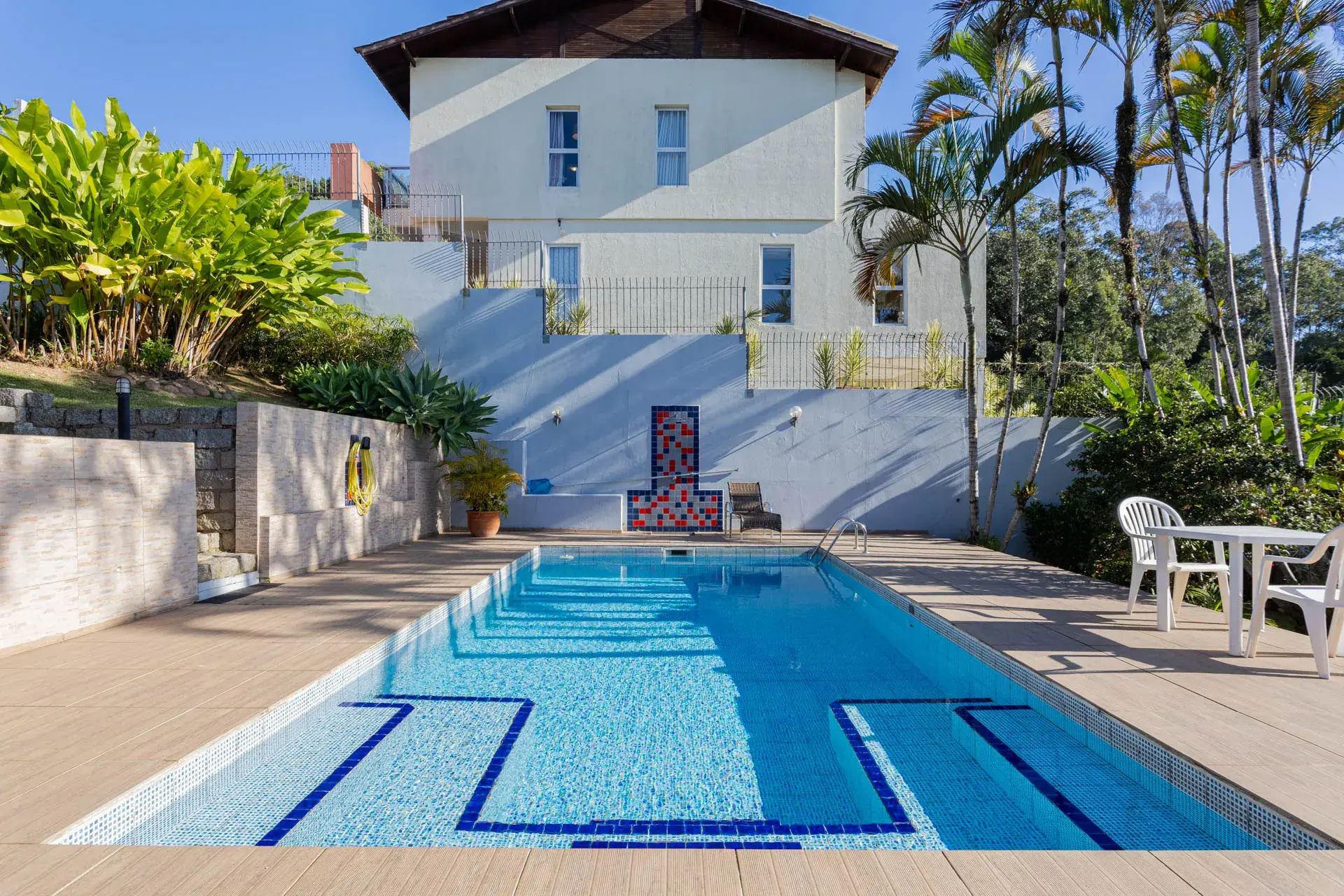 Furnished 20 m² studio with private garden