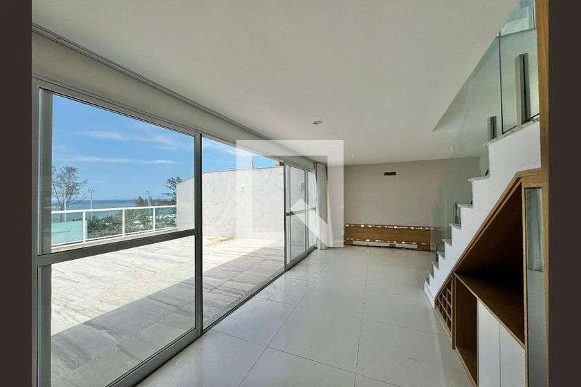 328 m² penthouse with 3 bedrooms and a terrace