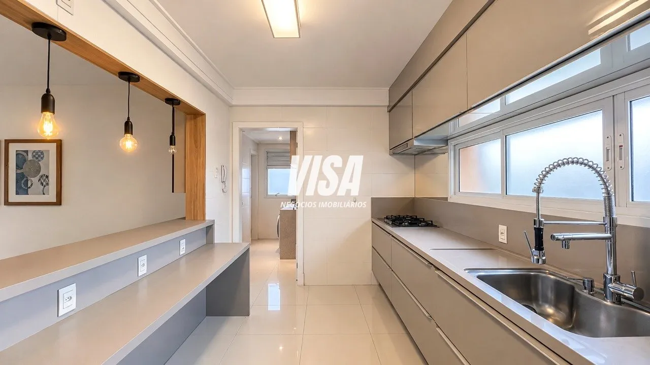Apartment on the 17th floor with floor-to-ceiling windows — photo 2