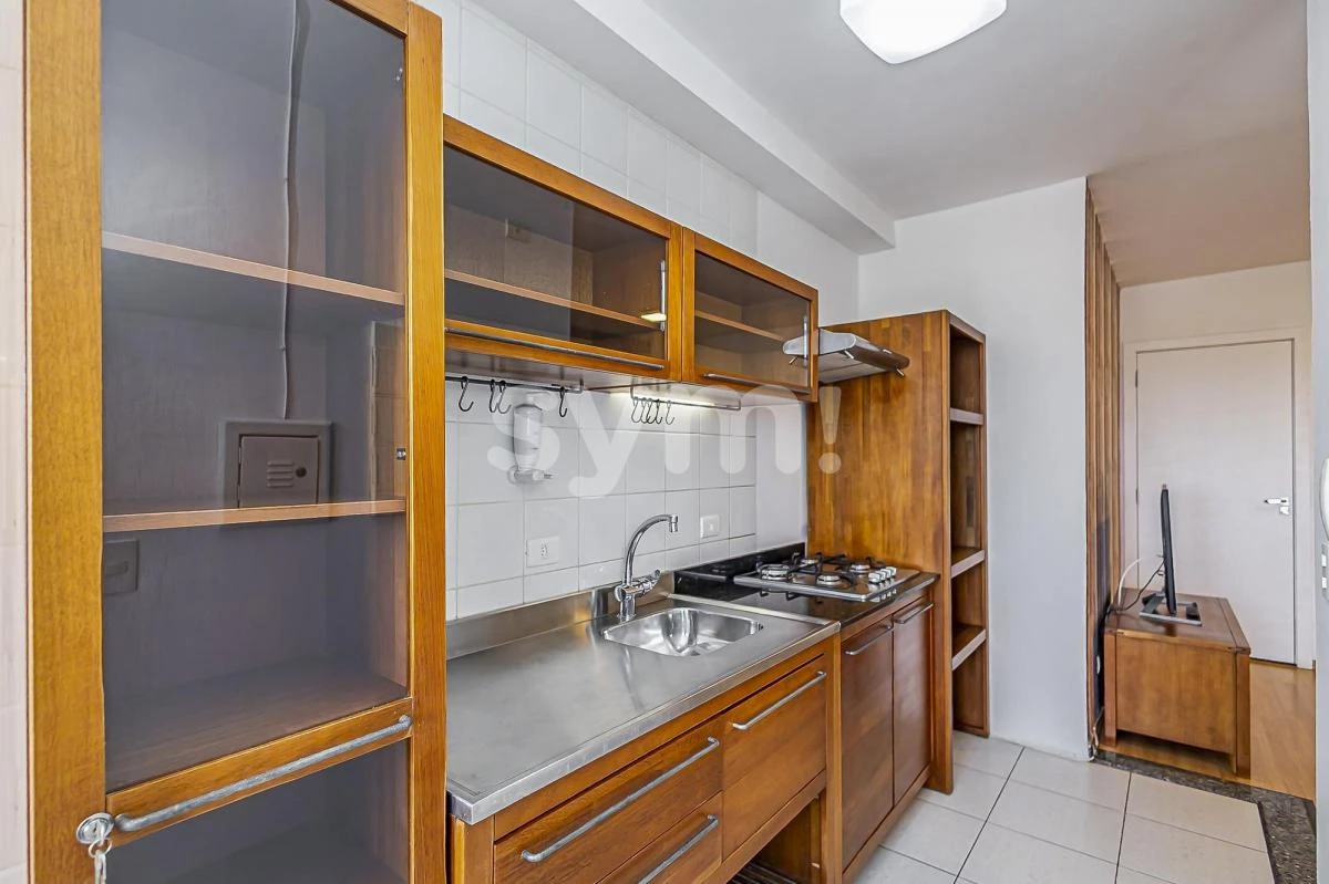 Balcony with a grill in a 3-bedroom apartment, 71 m² — photo 7