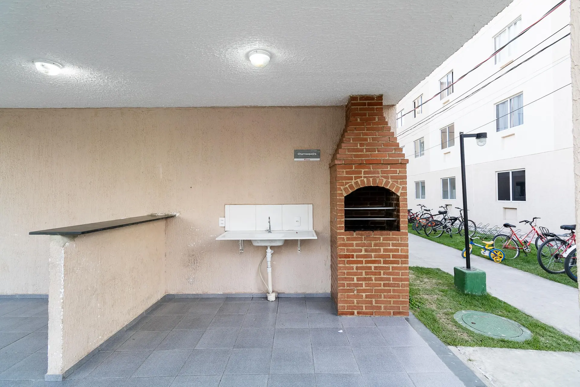 Glass-enclosed balcony in a 2-bedroom apartment, 44 m² — photo 22