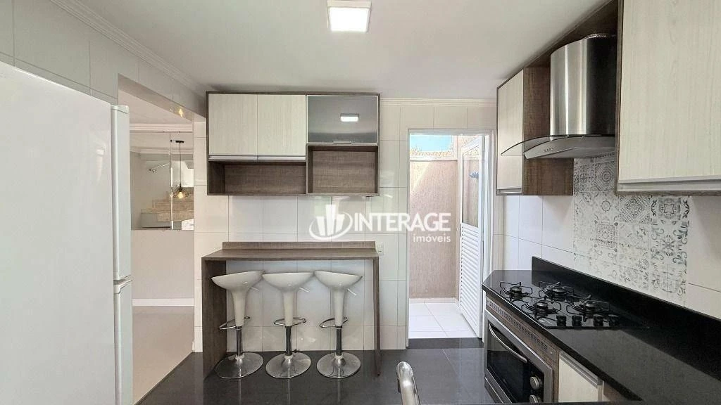 3-bedroom house with a grill on the balcony in Curitiba — photo 8
