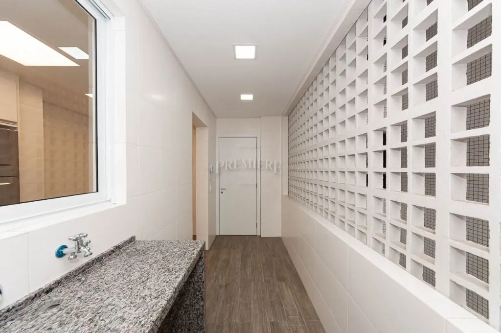 137 m² apartment with 3 bedrooms and 1 parking spot — photo 30