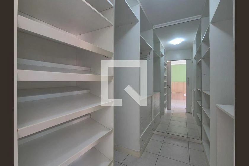 Casa en alquiler con 4 dormitorios y balcón — photo 16