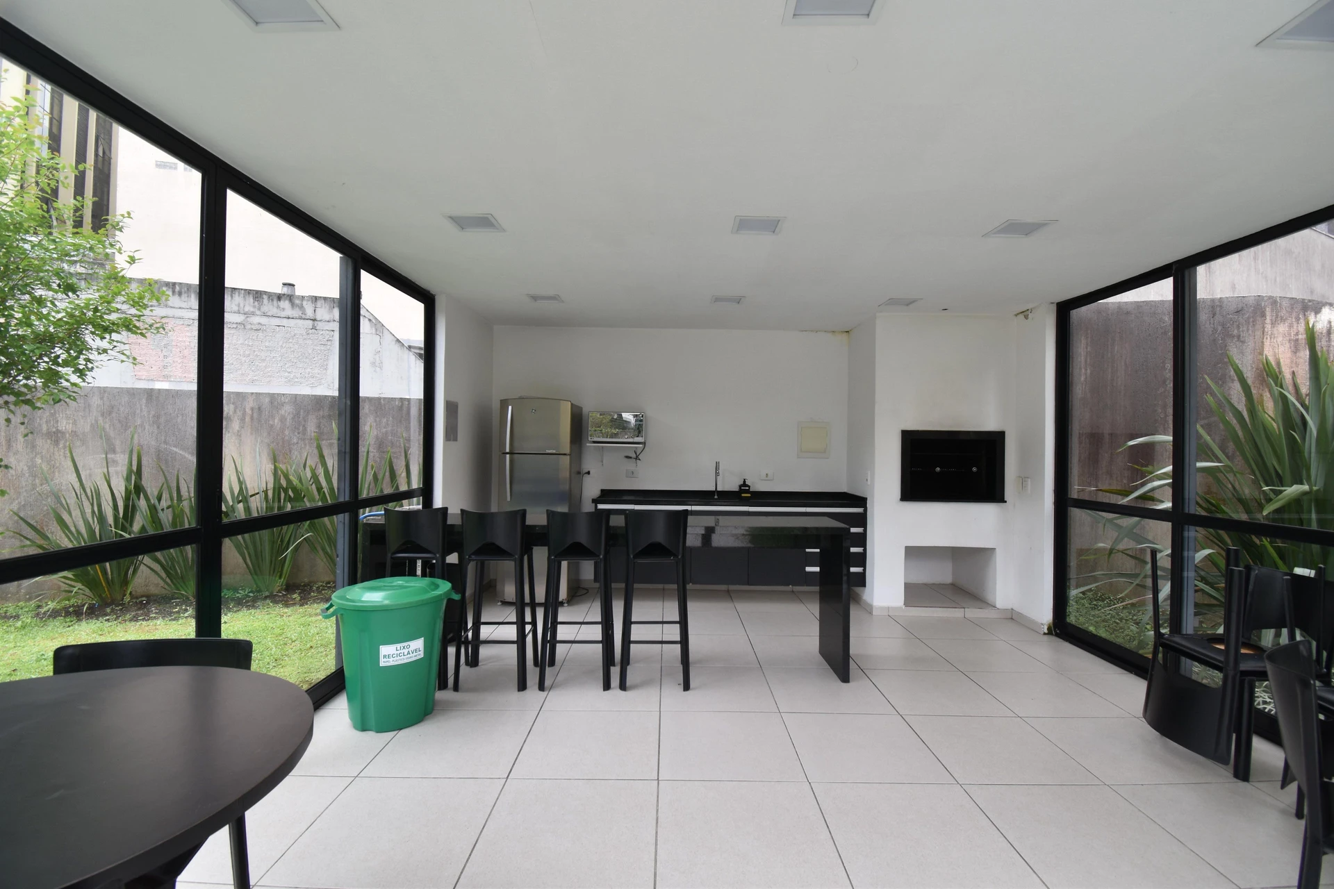 Furnished apartment, 48 m², with a glass-enclosed balcony — photo 16