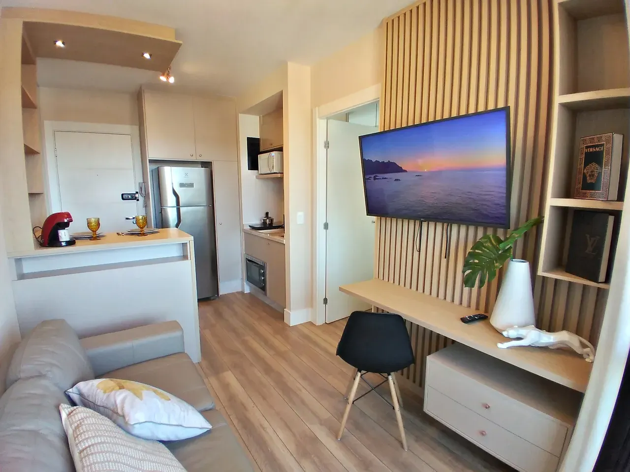 Робоче місце та 1 спальня: квартира 28 м² — photo 3