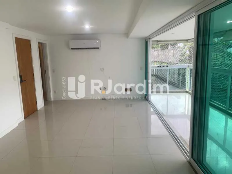 Rental apartment with 4 bedrooms and glassed balcony — photo 3