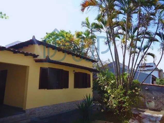 House with 4 bedrooms and parking for up to 6 cars — photo 12