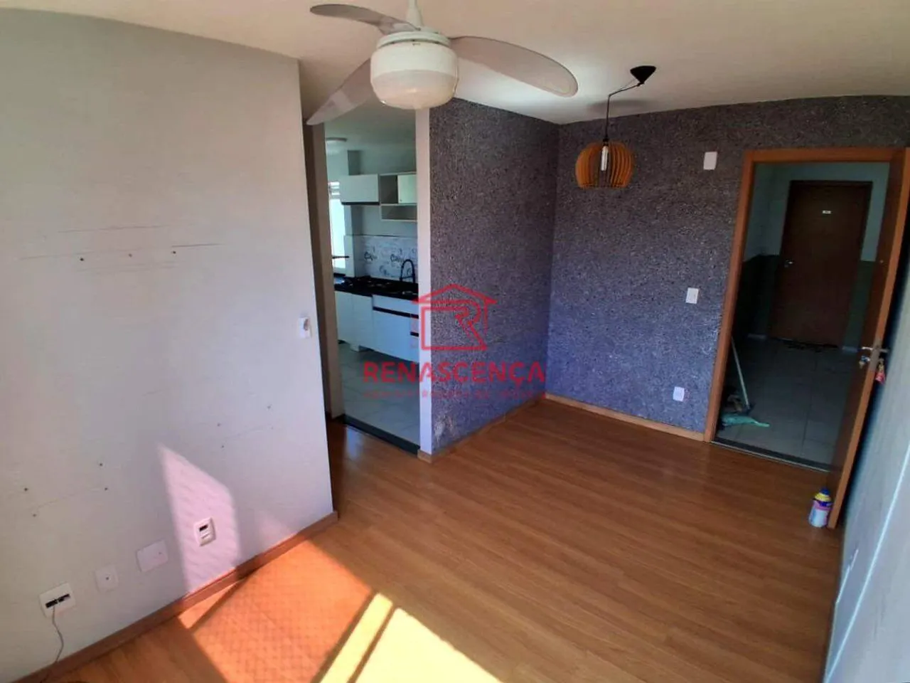 2-bedroom apartment with 1 bathroom and gas stove kitchen — photo 2