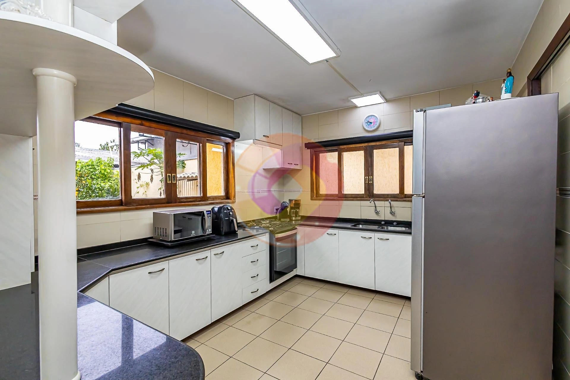 3-bedroom house with a washing machine in Curitiba — photo 8