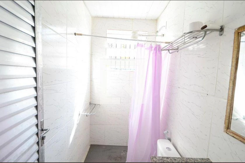 Rental house with 8 bedrooms and 8 bathrooms — photo 18