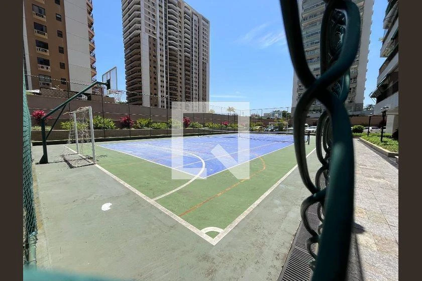 2-bedroom apartment in a building with a gym — photo 24