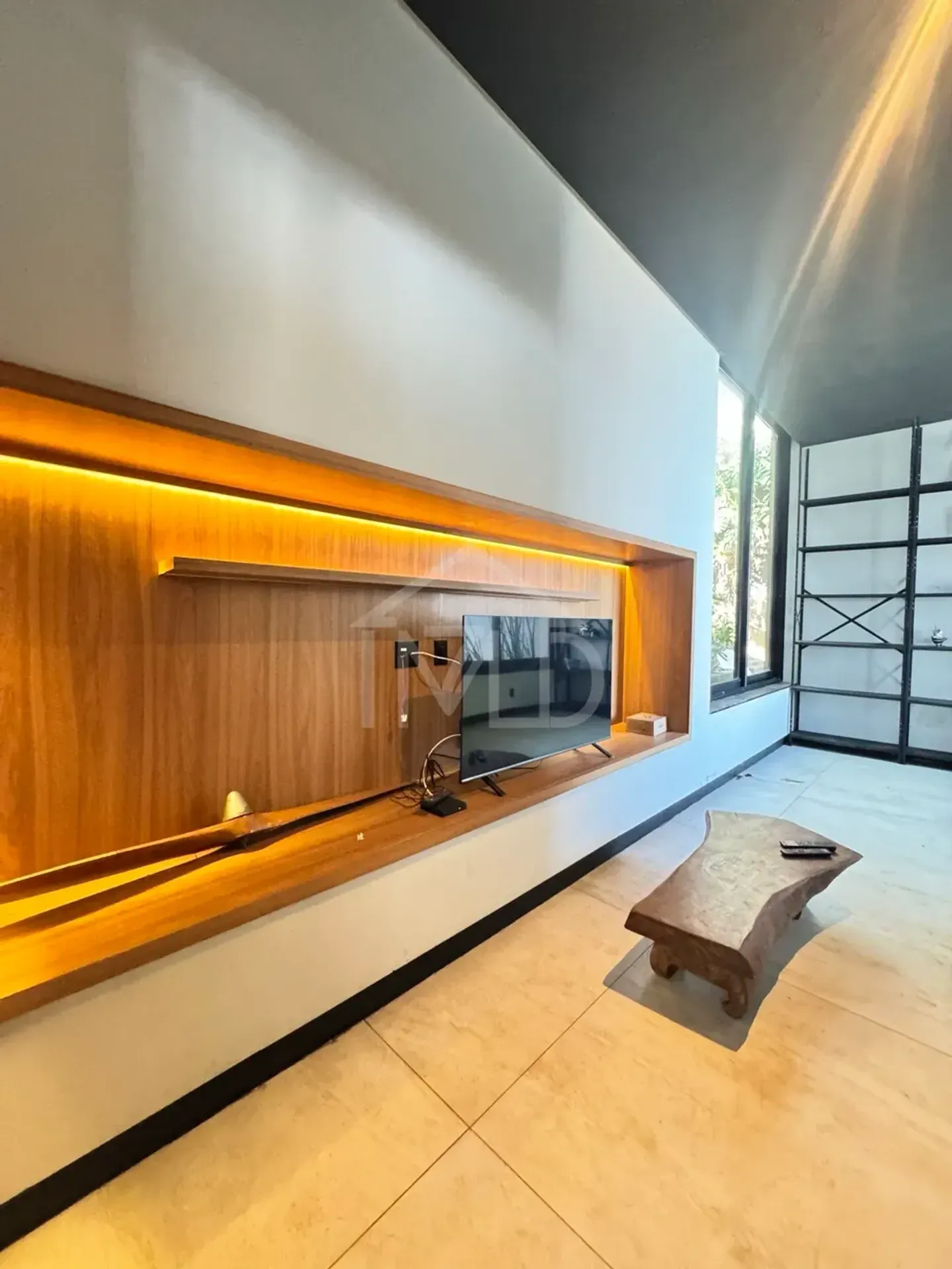 House with 7 en-suite bedrooms and a private balcony — photo 29