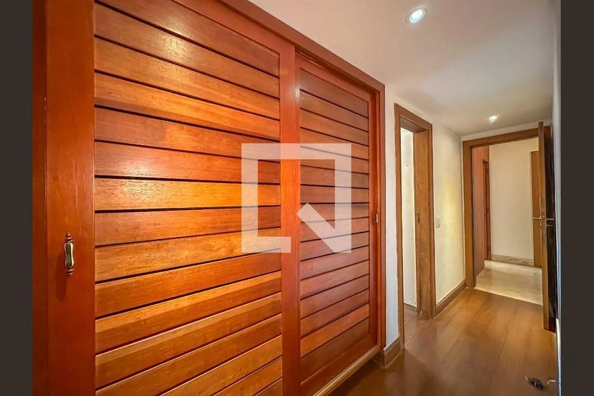 Apartment, 275 m², with a walk-in closet — photo 40