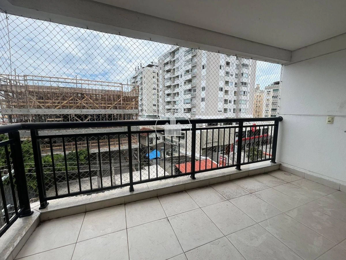 3-bedroom apartment with 2 parking spaces and 153 m² — photo 2