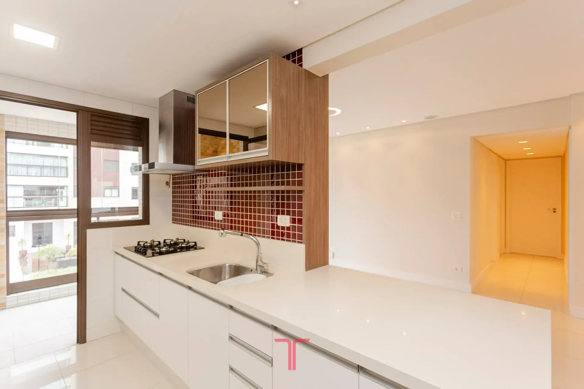 3-bedroom apartment in a building with a pool — photo 18