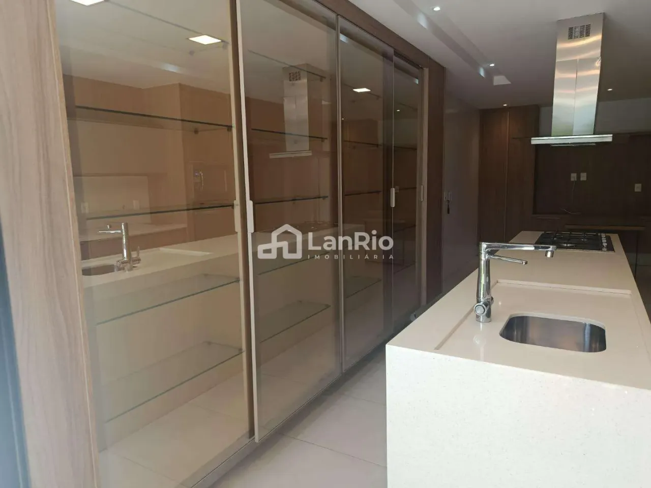 Casa com 5 quartos e 5 suítes, com varanda — photo 8