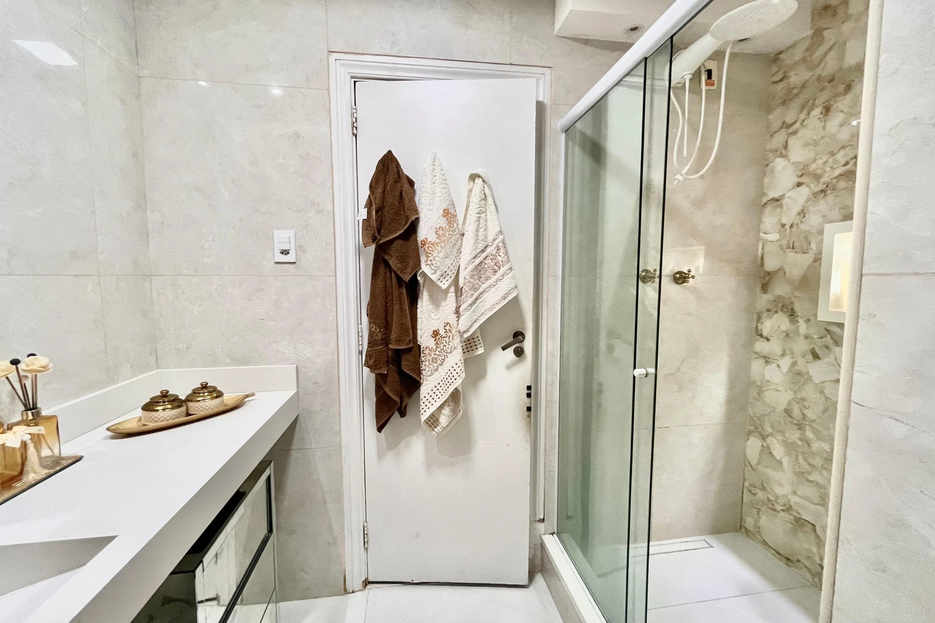 Furnished apartment, 140 m², with a washing machine — photo 23