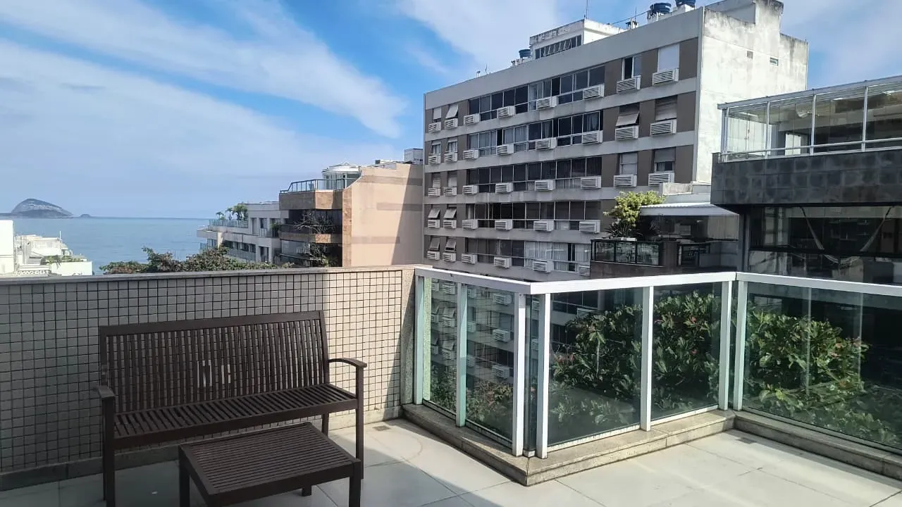 Rooftop apartment with 3 bedrooms and 1 bathroom — photo 45
