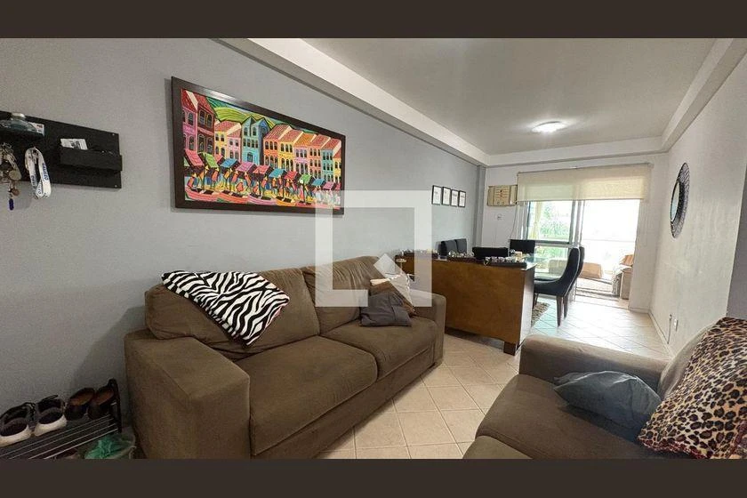 3-bedroom apartment with a washing machine