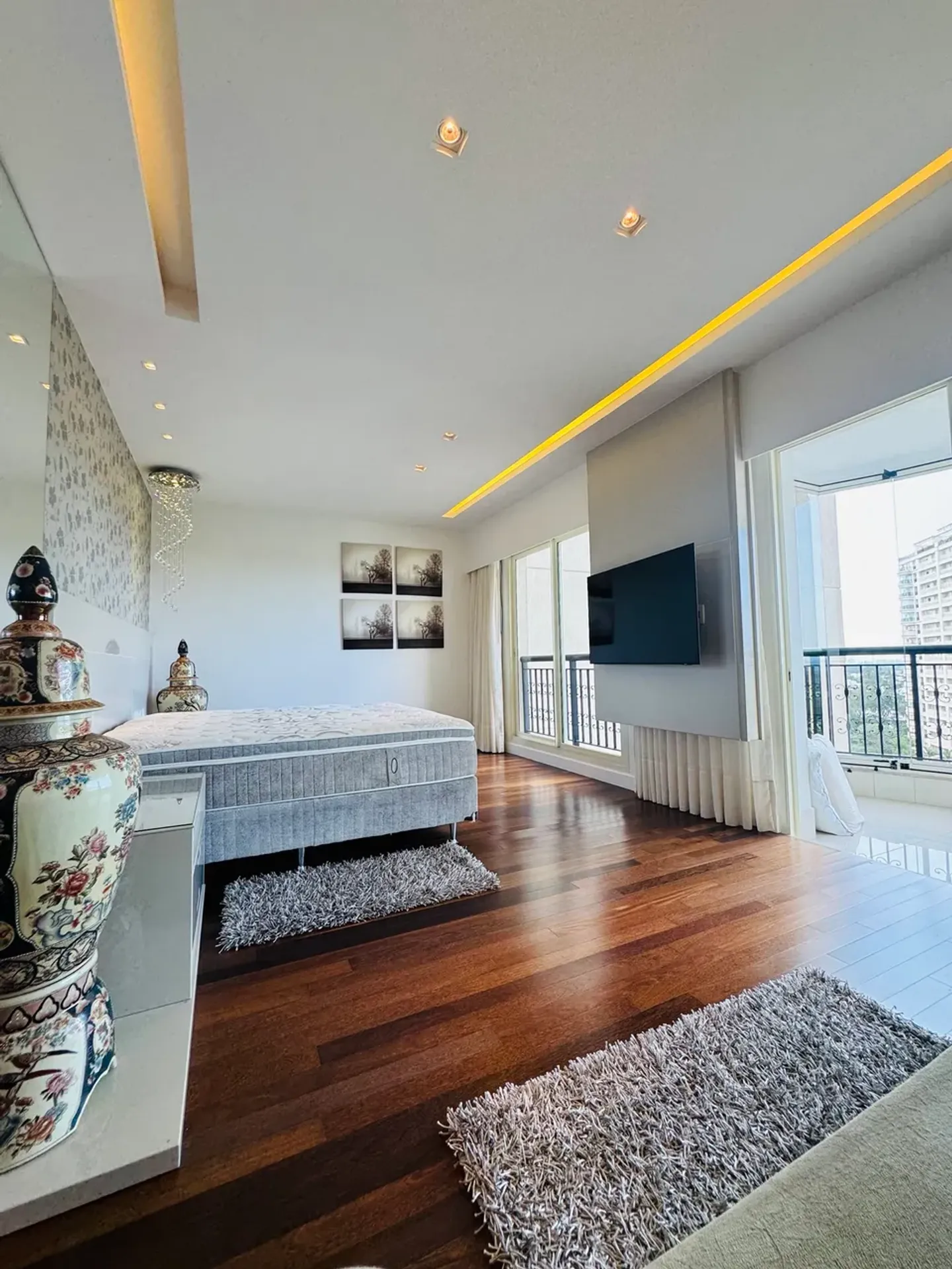 Furnished apartment, 295 m², with floor-to-ceiling windows — photo 6