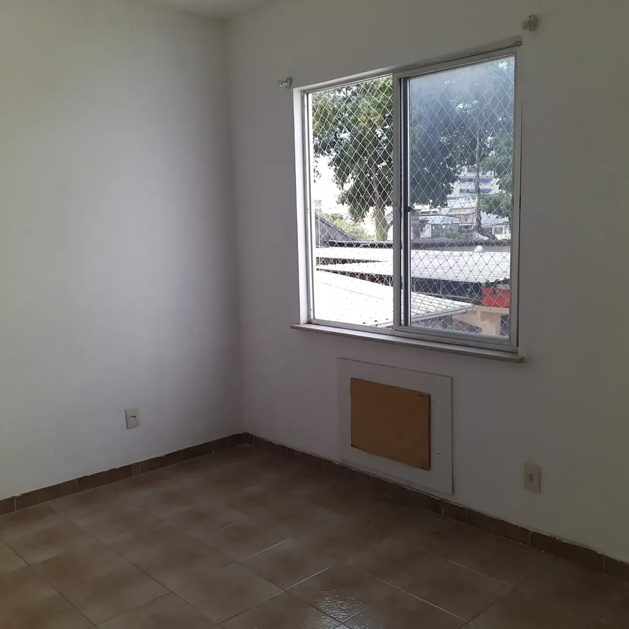 60 m² apartment with 2 bedrooms and a glass shower — photo 11