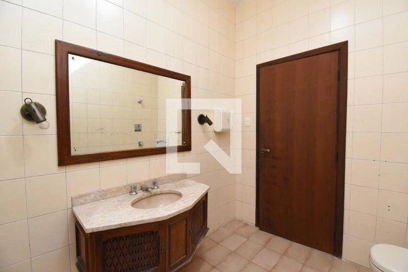 Casa com 5 quartos, 3 banheiros e cozinha separada — photo 9