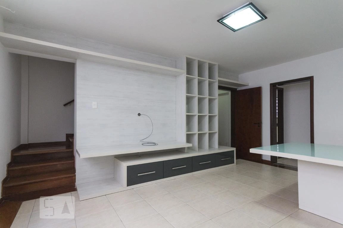 195 m² rental apartment with 3 bedrooms and 2 parking spaces — photo 30