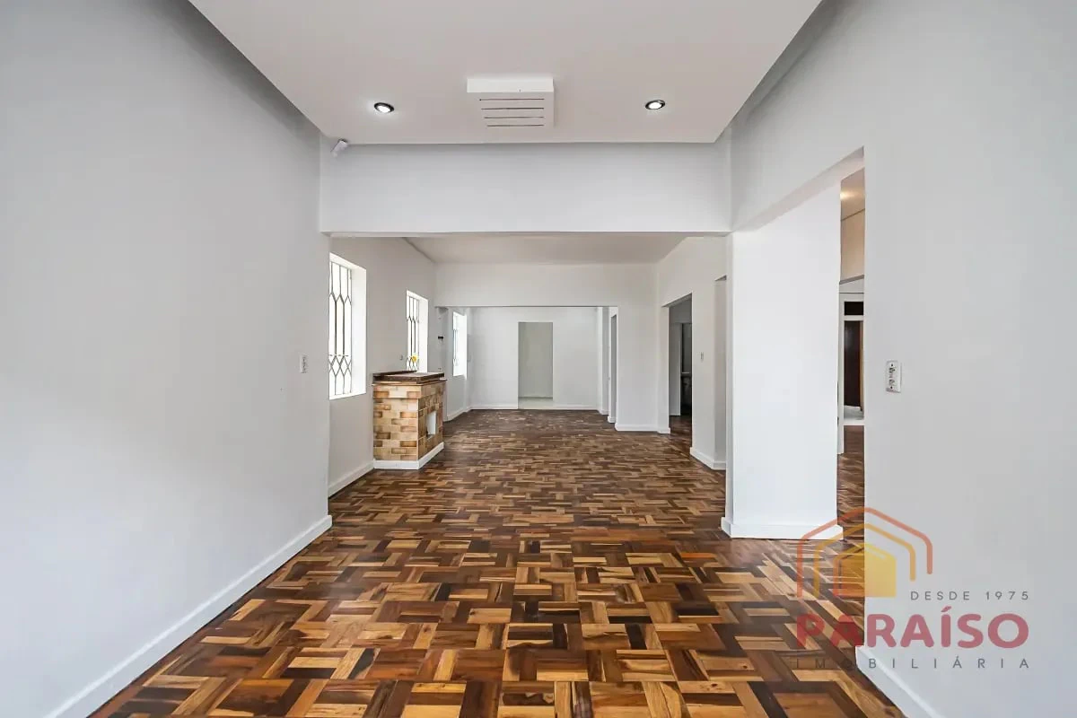 Деревянный пол или ламинат и 4 спальни: дом 165 м² — photo 13