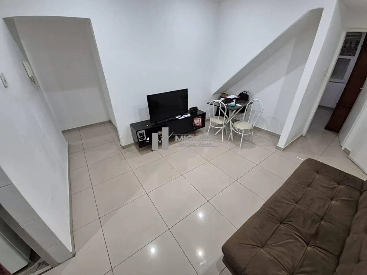 3-bedroom apartment in a building with a gym — photo 3