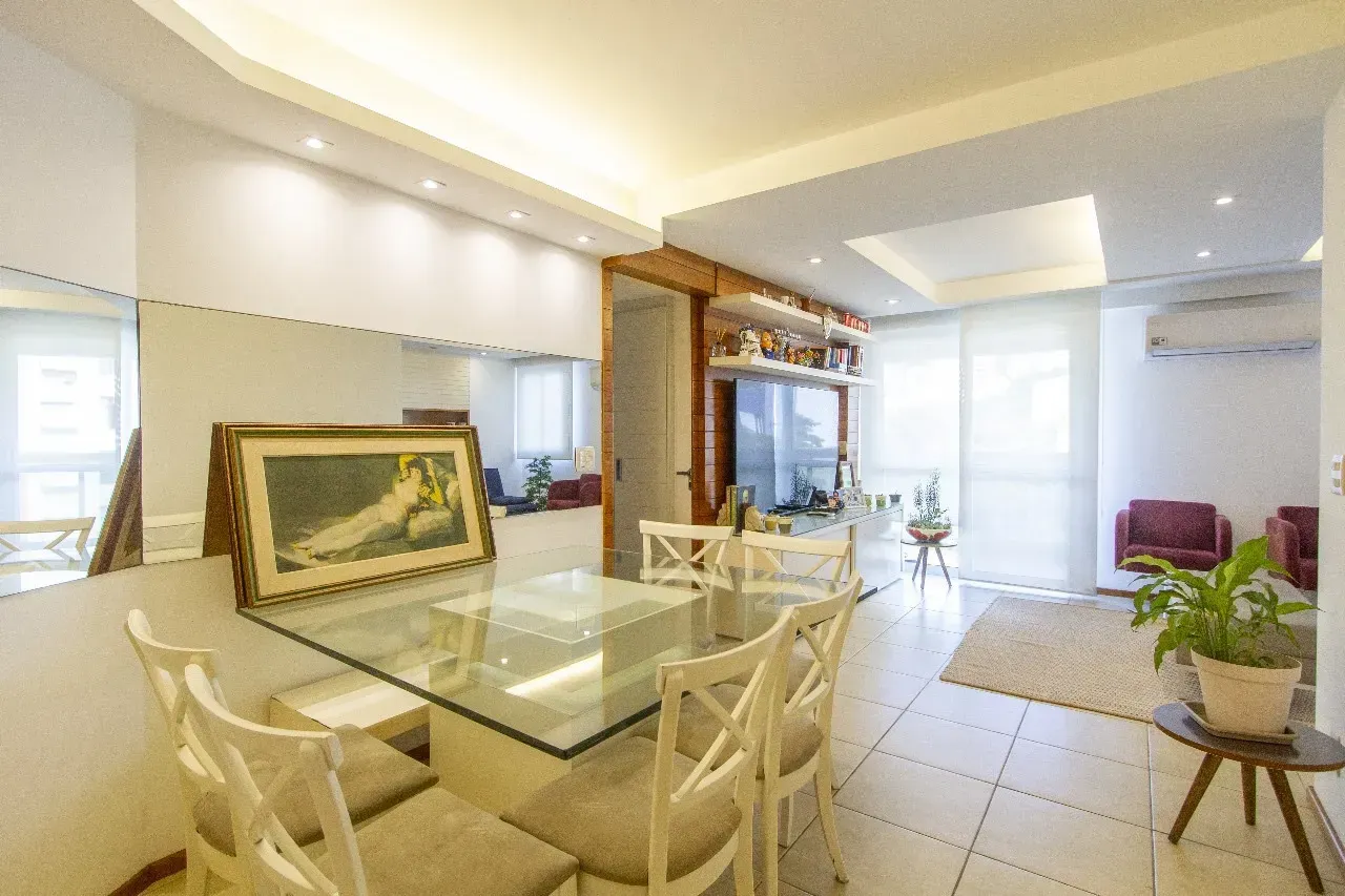 Furnished 100 m² apartment with a bedroom en-suite — photo 3