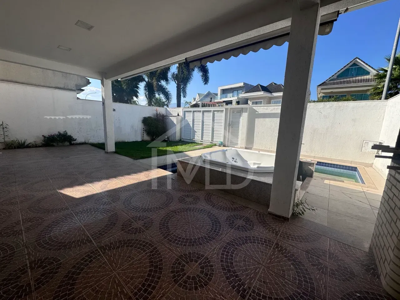 Casa com 4 suítes e 5 banheiros, 320 m² com churrasqueira — photo 38