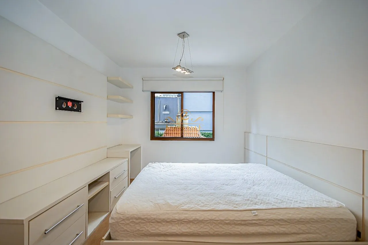 Apartment with 3 en-suite bedrooms and balcony — photo 27