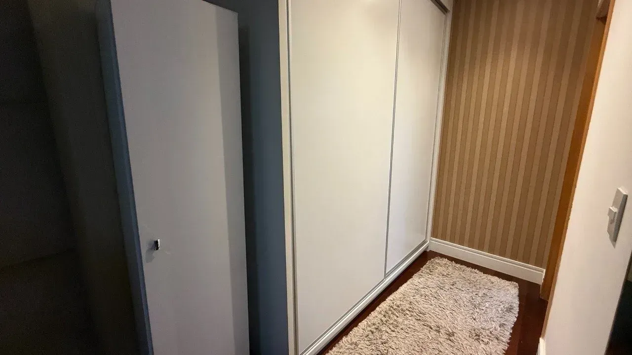 Furnished 1-bedroom apartment with an open kitchen — photo 21