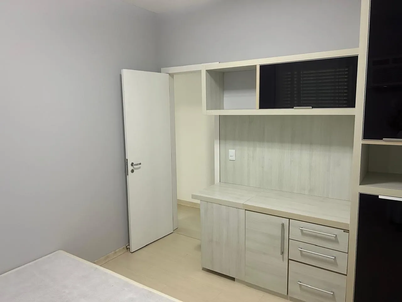 Furnished 130 m² apartment with 3 bedrooms and 2 parking — photo 17