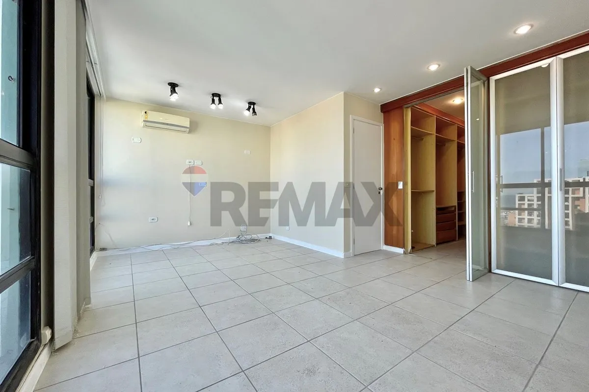 Duplex penthouse with 3 en-suite bedrooms and 200 m² — photo 44