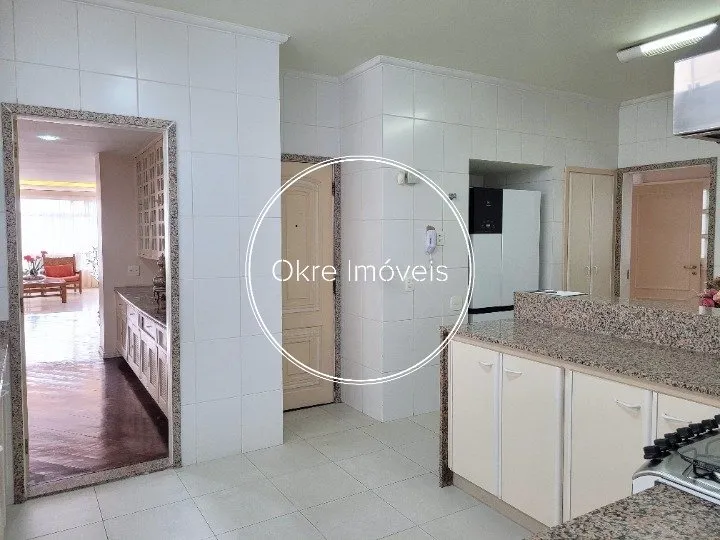 Apartment with 4 bedrooms and built-in wardrobes — photo 29
