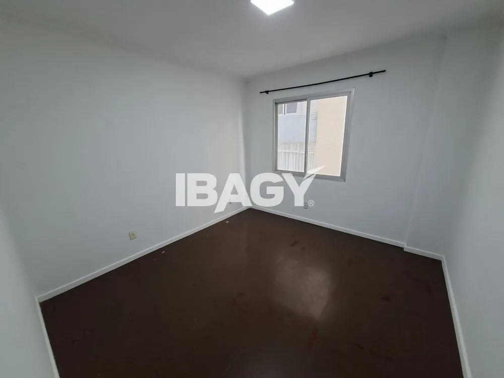 Apartamento de 1 dormitório com fogão a gás na cozinha — photo 4