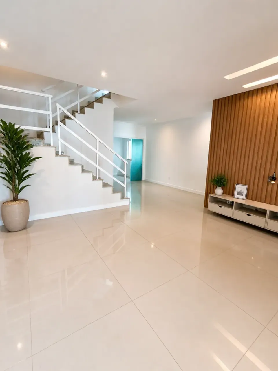 Rental house with 4 bedrooms and an open-plan kitchen — photo 9